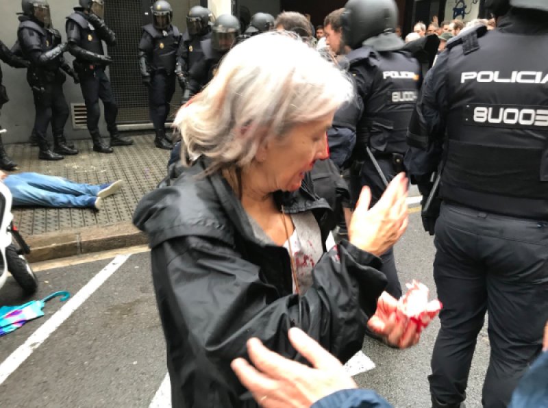 Barcelona sokakları savaş alanına döndü 13